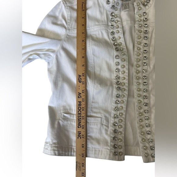 Chico’s Platinum White Embellished Jacket Sz 1 (M) Pearl & Rhinestone Trim M6 - Picture 6 of 10